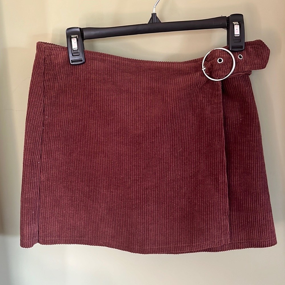 Like NEW Forever 21 Rust Colored Belted Corduroy Mini Skirt. Size M.